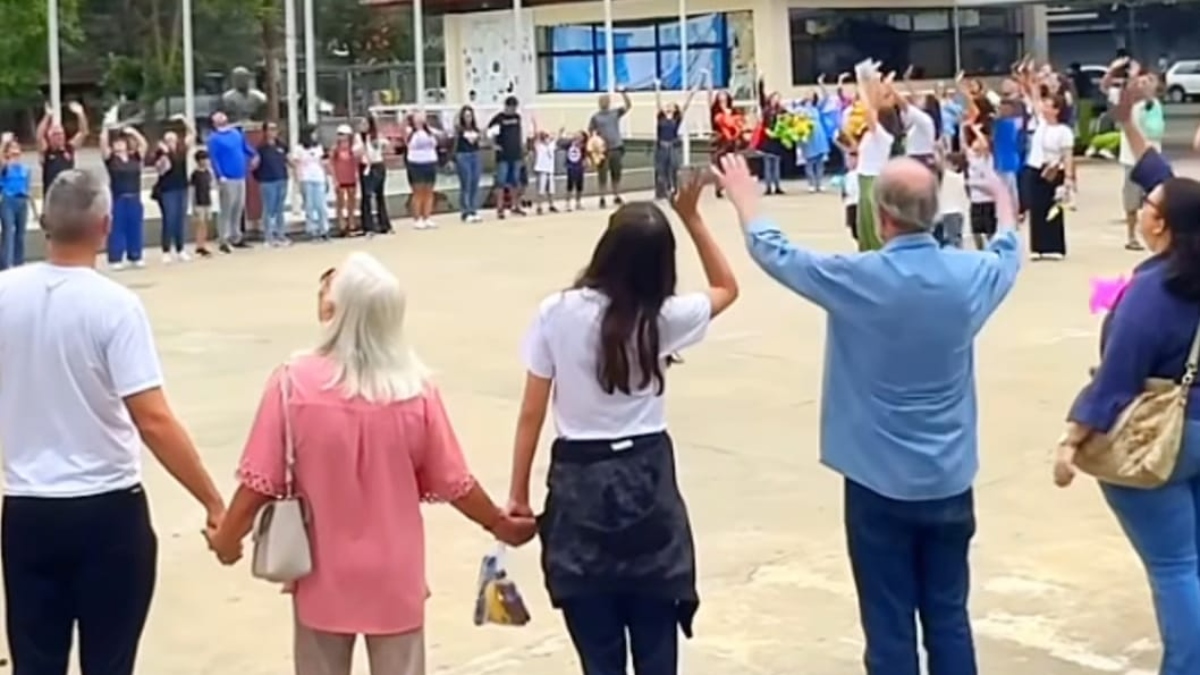 Caminhada do Autismo mobiliza mais de 150 pessoas em Friburgo