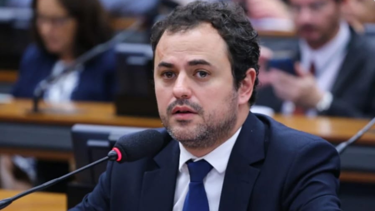 Cassação de Glauber Braga é aprovada e ele inicia greve de fome