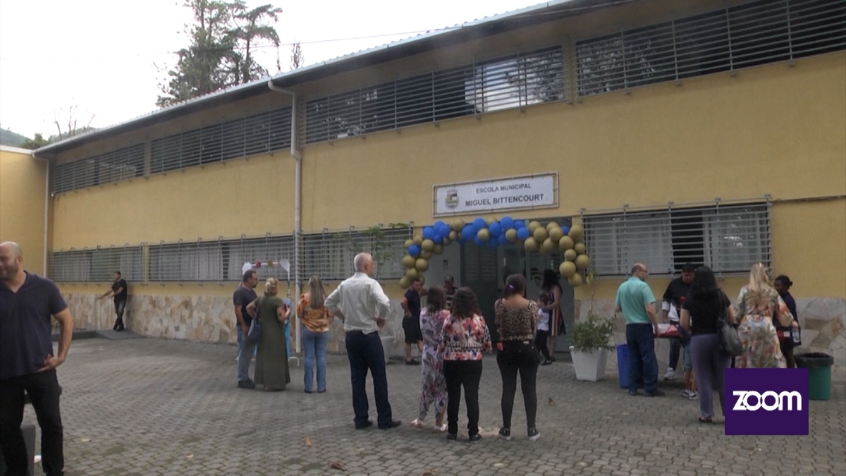 Chuvas suspendem aulas noturnas nas escolas de Friburgo