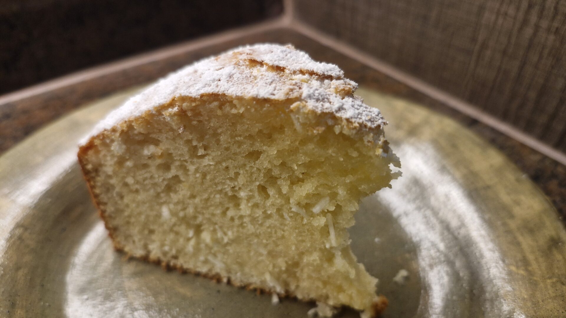 Luciana Ferraz ensina receita de bolo de coco cremoso no Toda Manhã