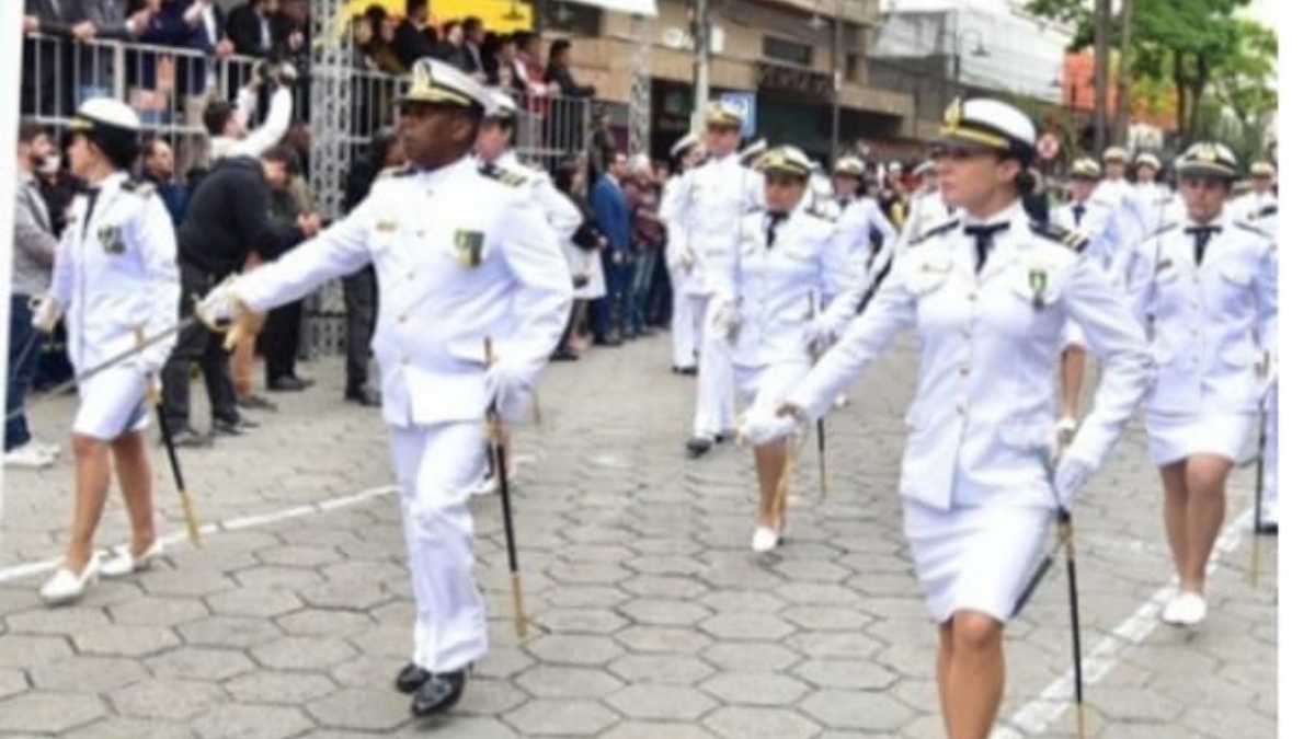 Desfile celebra 207 anos de Friburgo com instituições civis e militares