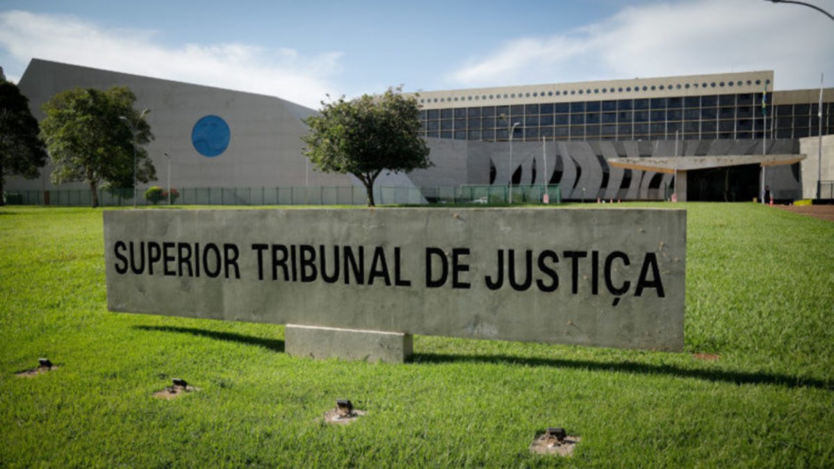 STJ autoriza registro civil com gênero neutro em decisão inédita