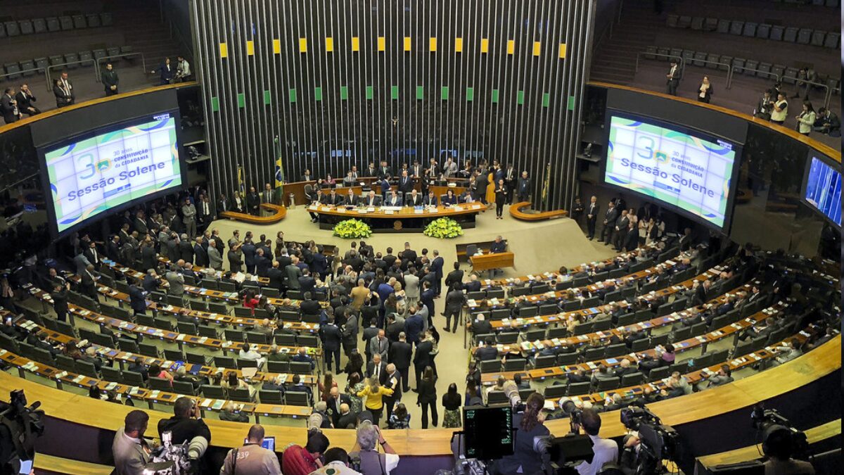 Câmara aprova aumento de deputados federais de 513 para 531