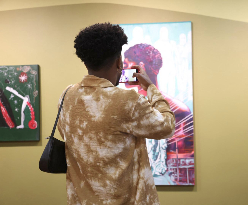 Exposição no Sesc Friburgo discute terra, identidade e território